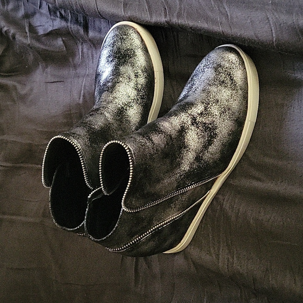 Silver Distressed Metallic Heeled Moto Zipper Detail Hi-Top Sneakers